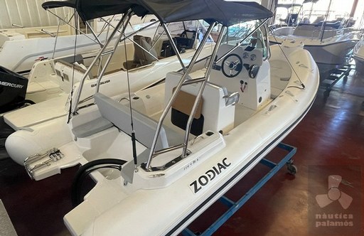Zodiac Pro 850. Barcos nuevos en Náutica Palamós
