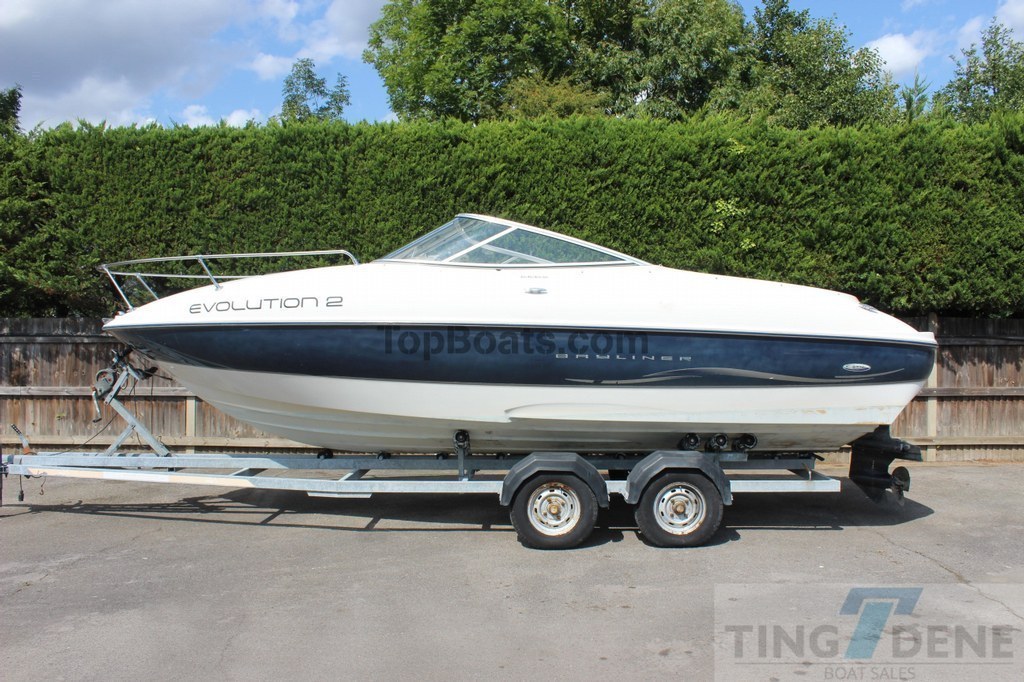 Bayliner 212 Cuddy Cabin In Surrey Used Boats Top Boats